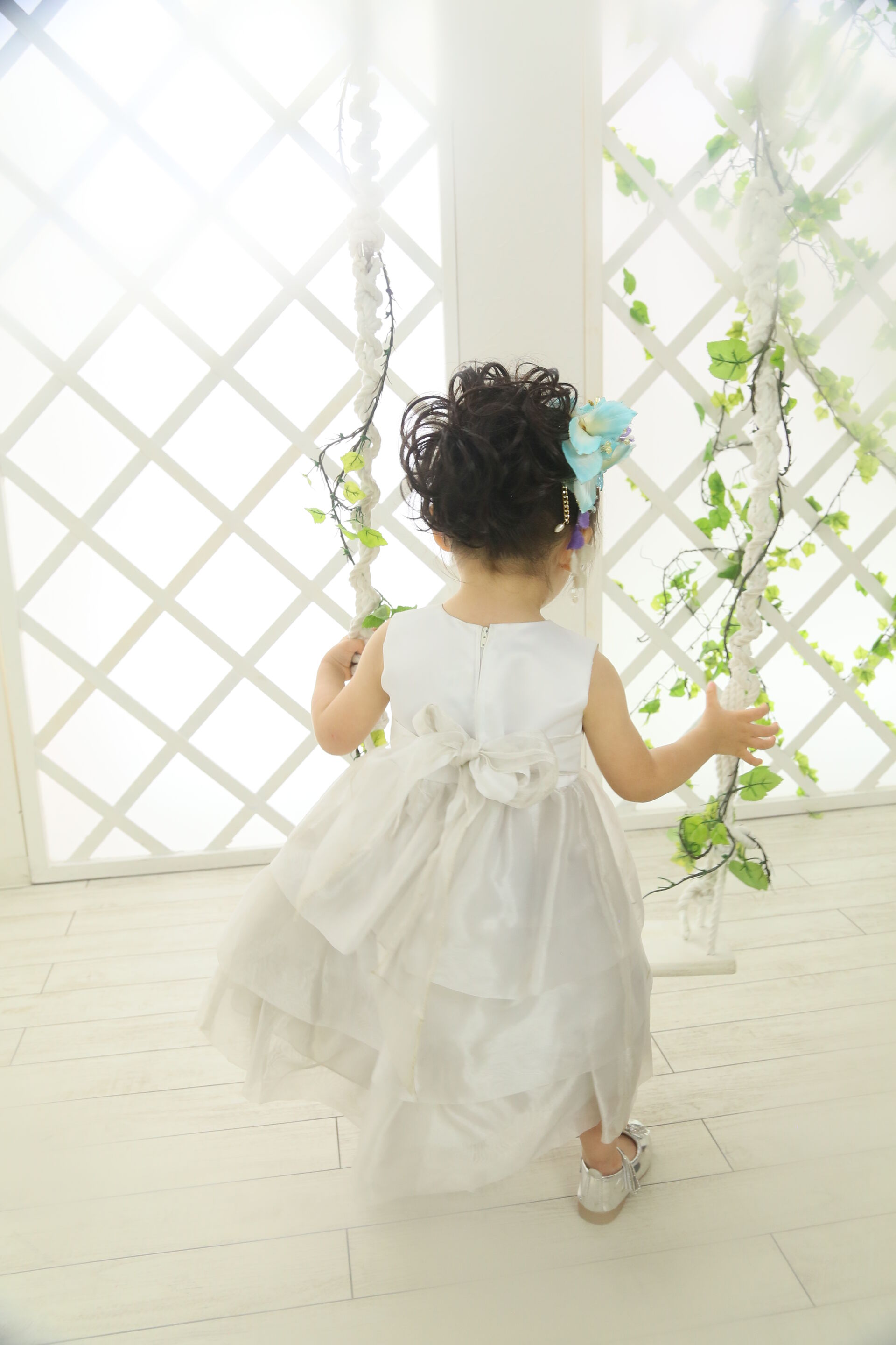 七五三の女の子3歳さん、少し怖がりさんで泣いちゃいました。